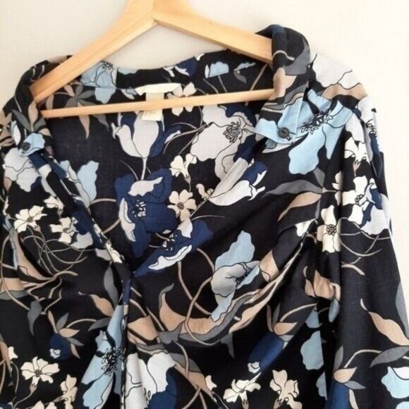 H&M | Sweetheart Neckline Floral Blue Button Down Blouse Top Sz 8 - Picture 2 of 13